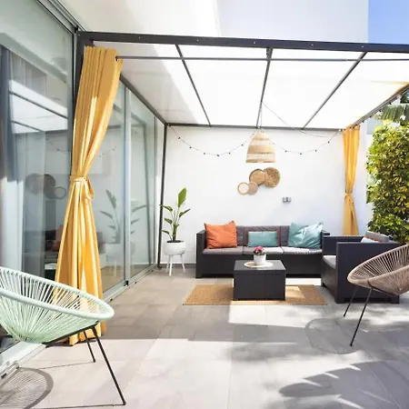 Amazing, Sea Views & Terrace 別荘